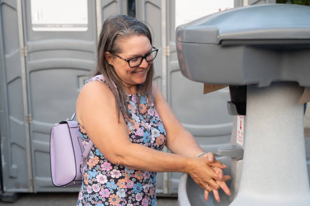 Best Porta potty rental near me  in Lindsay, TX